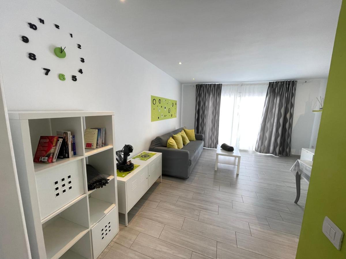 Pistachio Apartment 323 - Lanzarote Apartment Коста-Тегисе Экстерьер фото