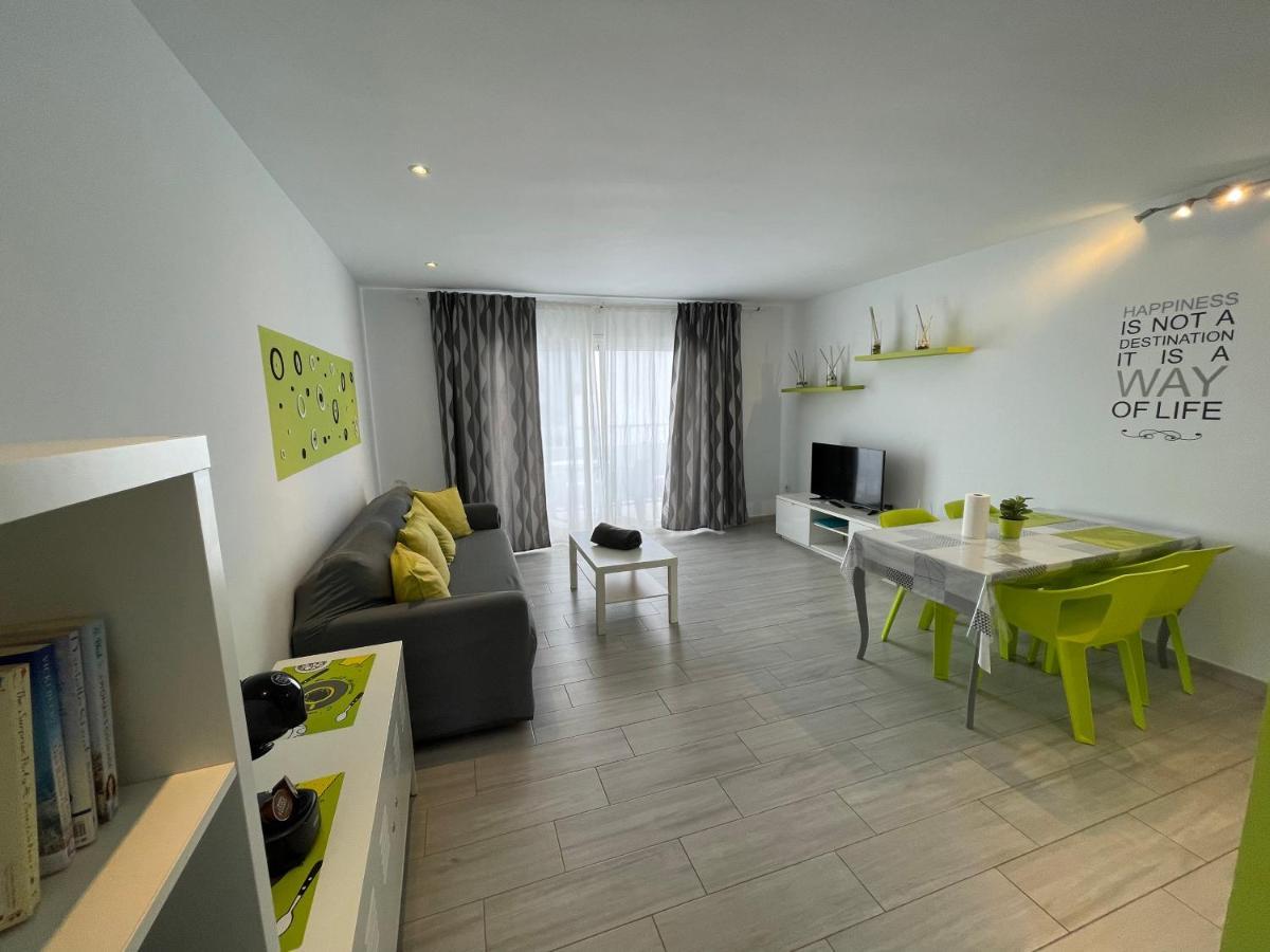 Pistachio Apartment 323 - Lanzarote Apartment Коста-Тегисе Экстерьер фото