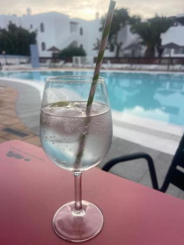 Pistachio Apartment 323 - Lanzarote Apartment Коста-Тегисе Экстерьер фото