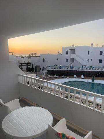 Pistachio Apartment 323 - Lanzarote Apartment Коста-Тегисе Экстерьер фото