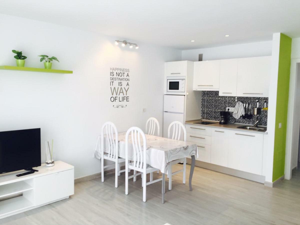 Pistachio Apartment 323 - Lanzarote Apartment Коста-Тегисе Экстерьер фото